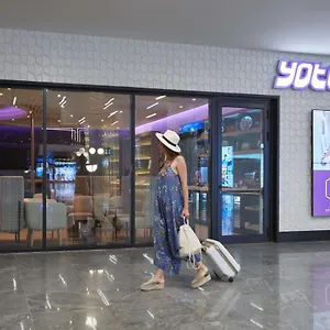 Yotelair Airport, Duty Free - International Transit Area Hotell Istanbul