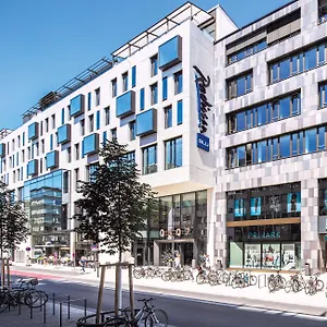 Radisson Blu Hotel, Hotell